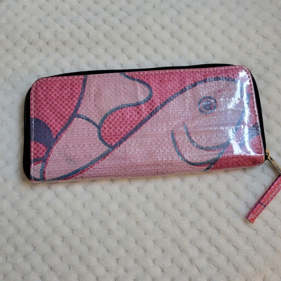 Wallet Recycled Bag Fish Design Zipper Wallet - Picture 1 of 8